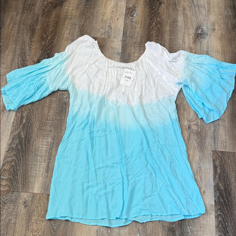 NWT-Elegant Blue and White Ombré swim coverup